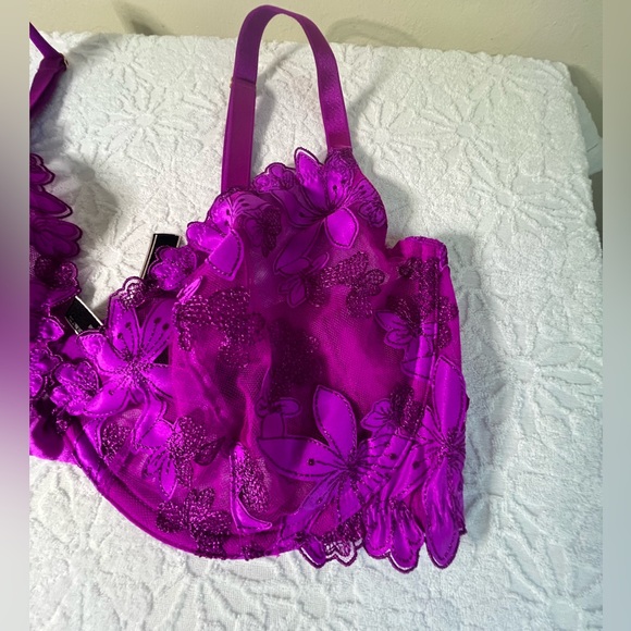 Victoria's Secret Vibrant Purple Floral Bra - Picture 2 of 6